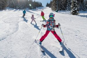 kids skiing